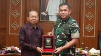 Kepala Staf Angkatan Darat (Kasad) Jenderal TNI Maruli Simanjuntak, M.Sc., bersama Gubernur Bali I Wayan Koster