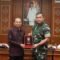 Kepala Staf Angkatan Darat (Kasad) Jenderal TNI Maruli Simanjuntak, M.Sc., bersama Gubernur Bali I Wayan Koster