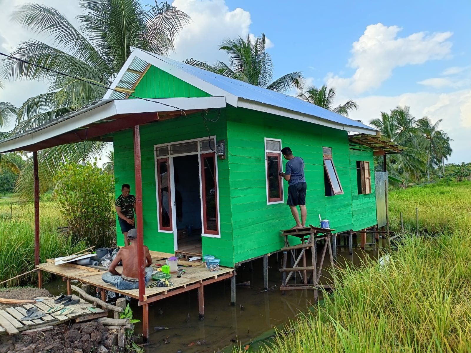 Rehab Rumah Kai Birhasani Hampir Rampung, Fokus pada Pengecatan