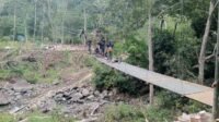 Besi Plat Dipasang di Badan Jembatan, Akses Pattuku–Lemo Makin Terlihat