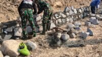 Batu Kali Disusun untuk Talud di Parangjoro oleh TMMD Kodim 0726/Sukoharjo Batu Kali Disusun untuk Talud di Parangjoro oleh TMMD Kodim 0726/Sukoharjo