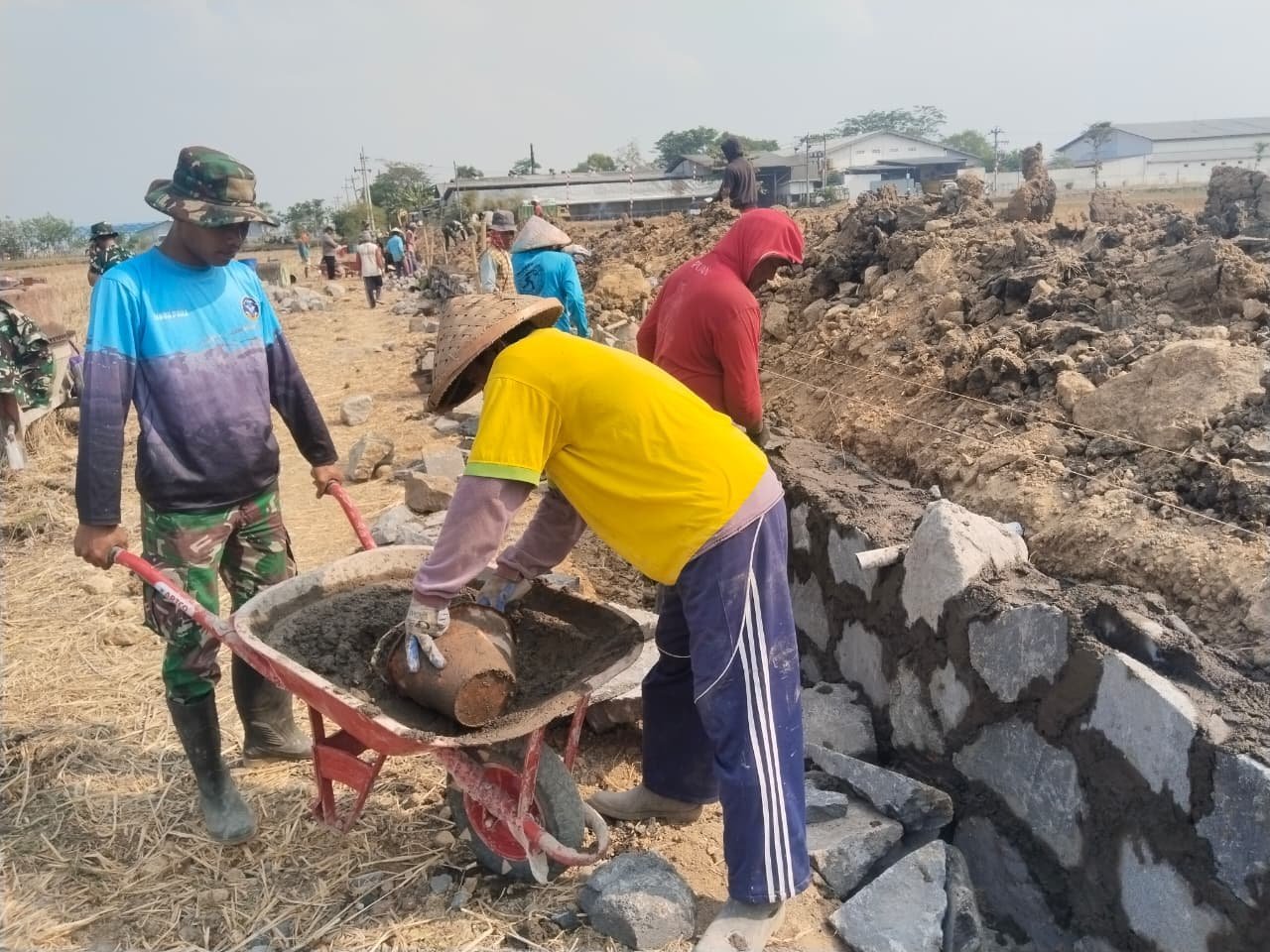 Keaktifan Danramil Grogol Dongkrak Semangat Warga Parangjoro