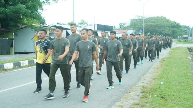 Kebugaran dan Kekompakan Jadi Fokus Kegiatan Jalan Bersama Korem 012/Teuku Umar
