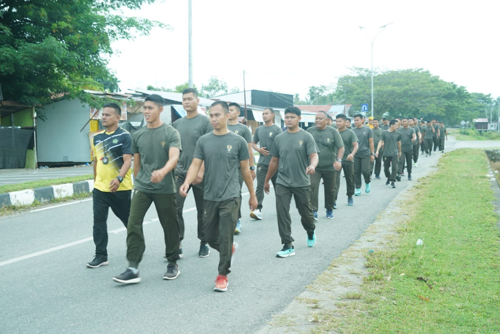 Kebugaran dan Kekompakan Jadi Fokus Kegiatan Jalan Bersama Korem 012/Teuku Umar