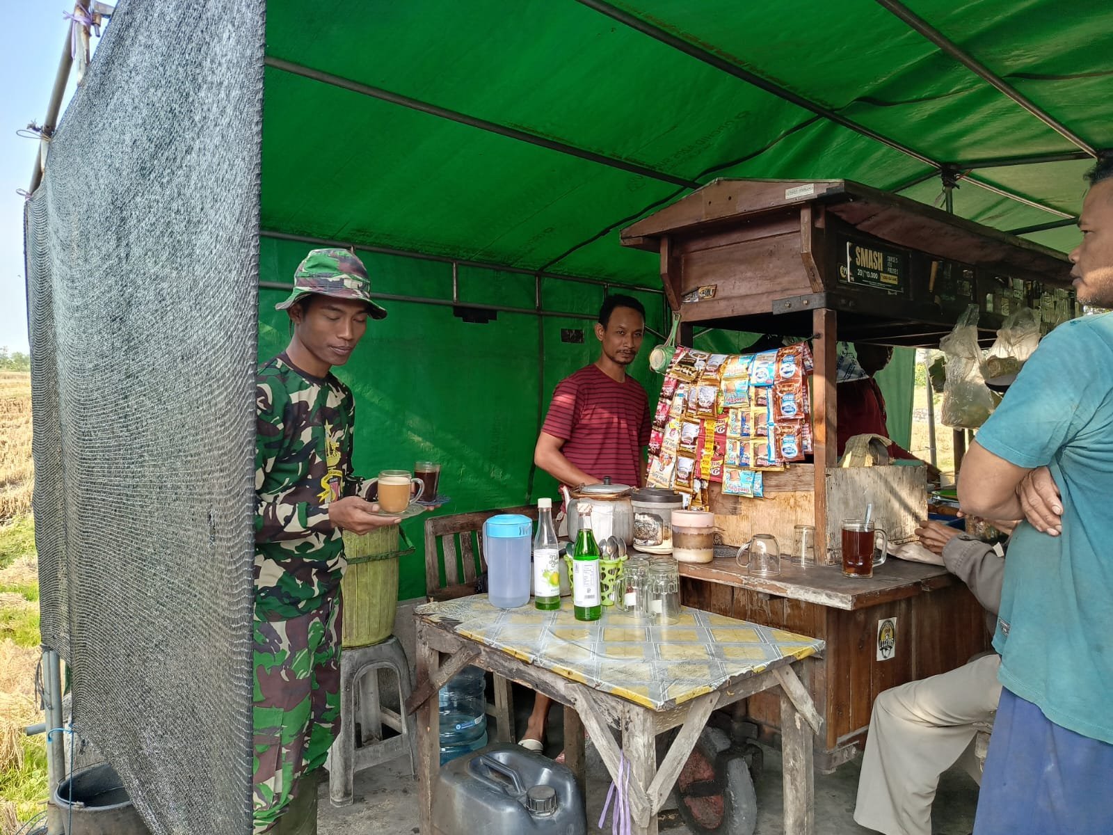 Perputaran Dagangan Warung Naik Selama Pelaksanaan TMMD di Parangjoro
