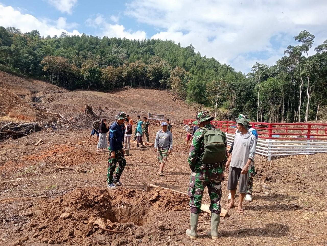 Batulappa Mulai Menata Kebun Alpukat sebagai Upaya Ketahanan Pangan