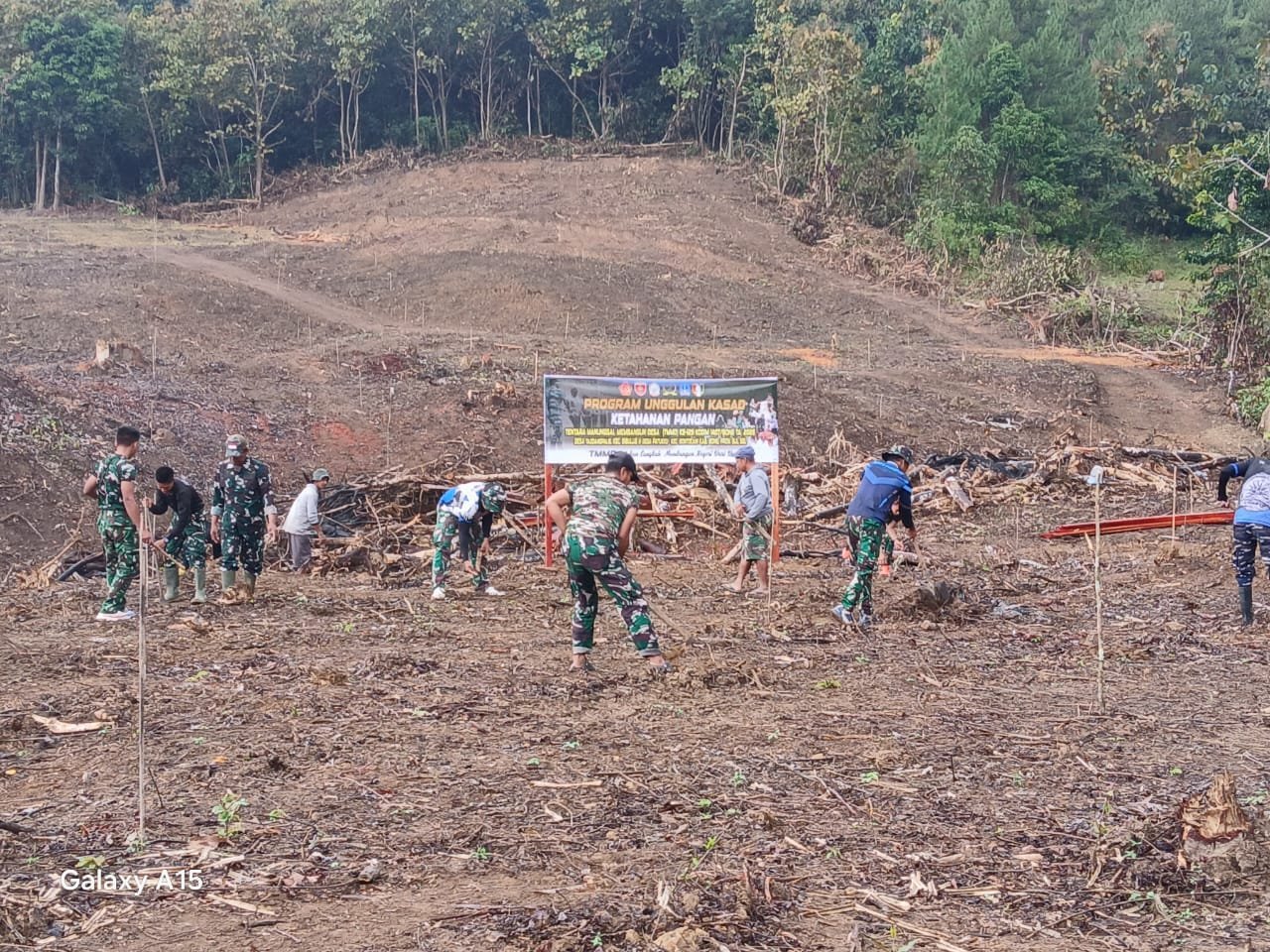 Dusun Batulappa Siapkan Lahan Alpukat Lewat Program TMMD