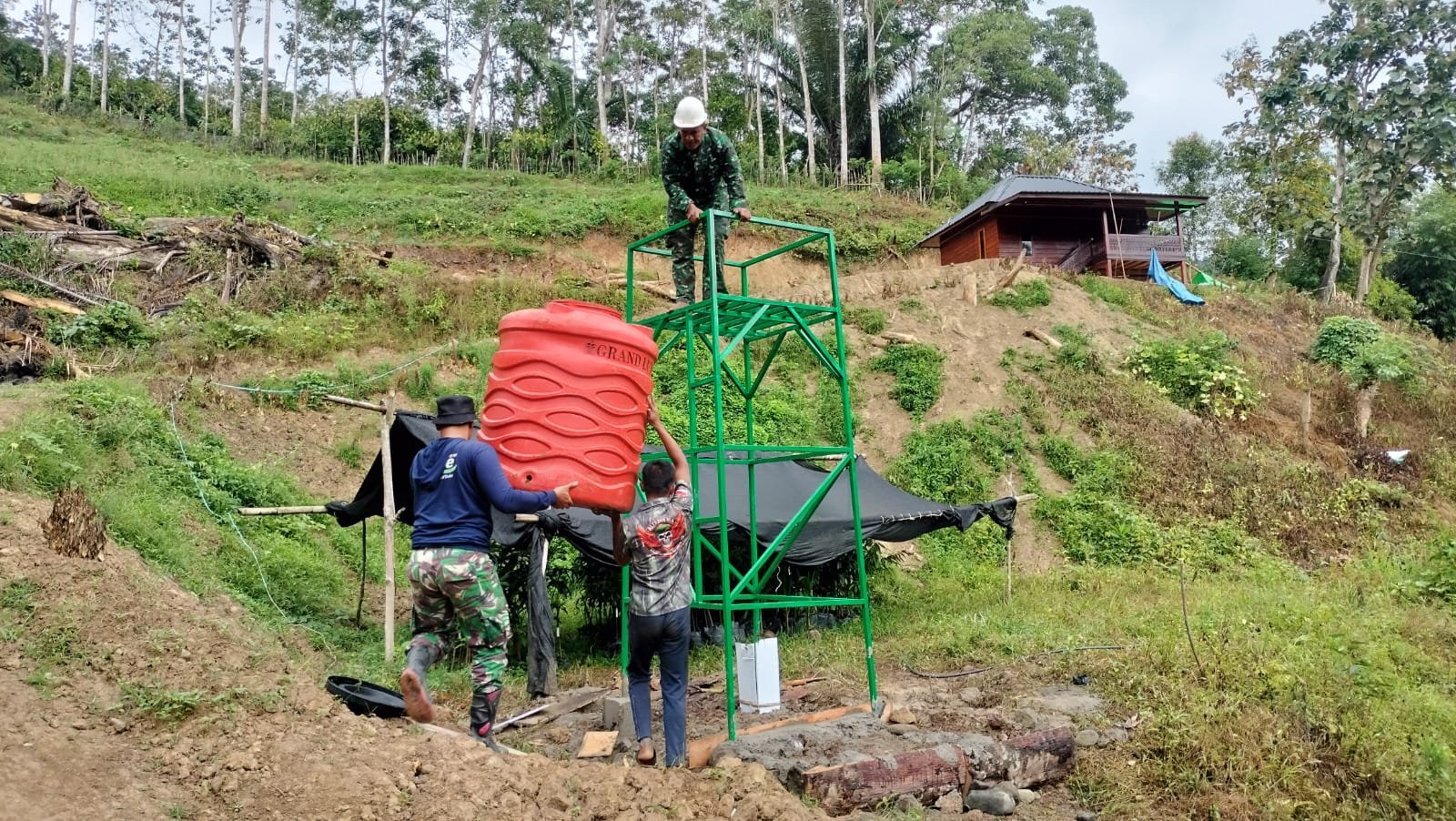 Tower Sumur Bor di Desa Pattuku Dilengkapi Tandon, Akses Air Bersih Makin Terencana