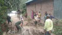 Gotong Royong Perkuat Jembatan Kayu untuk Akses Material di Pattuku Gotong Royong Perkuat Jembatan Kayu untuk Akses Material di Pattuku