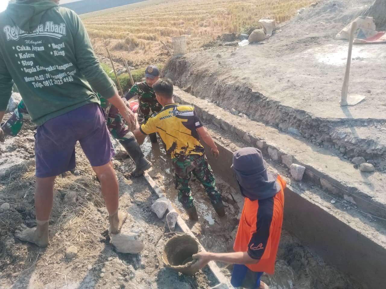Pemulihan Saluran Irigasi Perkuat Semangat Komunitas Parangjoro