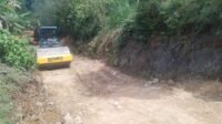 Akses Lebih Lancar: Excavator dan Vibro Ubah Kondisi Jalan Patukku Akses Lebih Lancar: Excavator dan Vibro Ubah Kondisi Jalan Patukku
