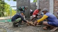 Pelibatan Warga dan Satgas TMMD Perbaiki Masjid Al Mubaroq di Desa Parangjoro Pelibatan Warga dan Satgas TMMD Perbaiki Masjid Al Mubaroq di Desa Parangjoro