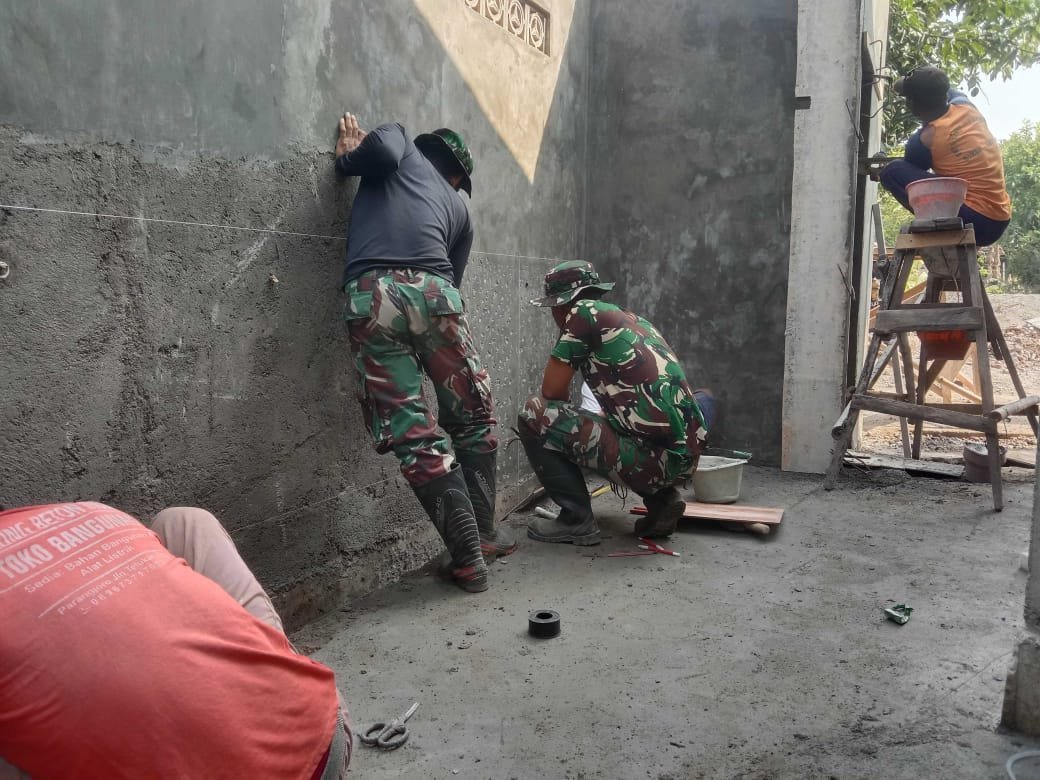 Warga Parangjoro dan Satgas TMMD Selesaikan Tahap Pondasi MCK Masjid
