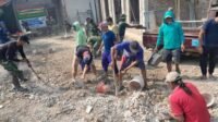 Prajurit dan Warga Kompak Kejar Target Pembangunan Masjid Prajurit dan Warga Kompak Kejar Target Pembangunan Masjid