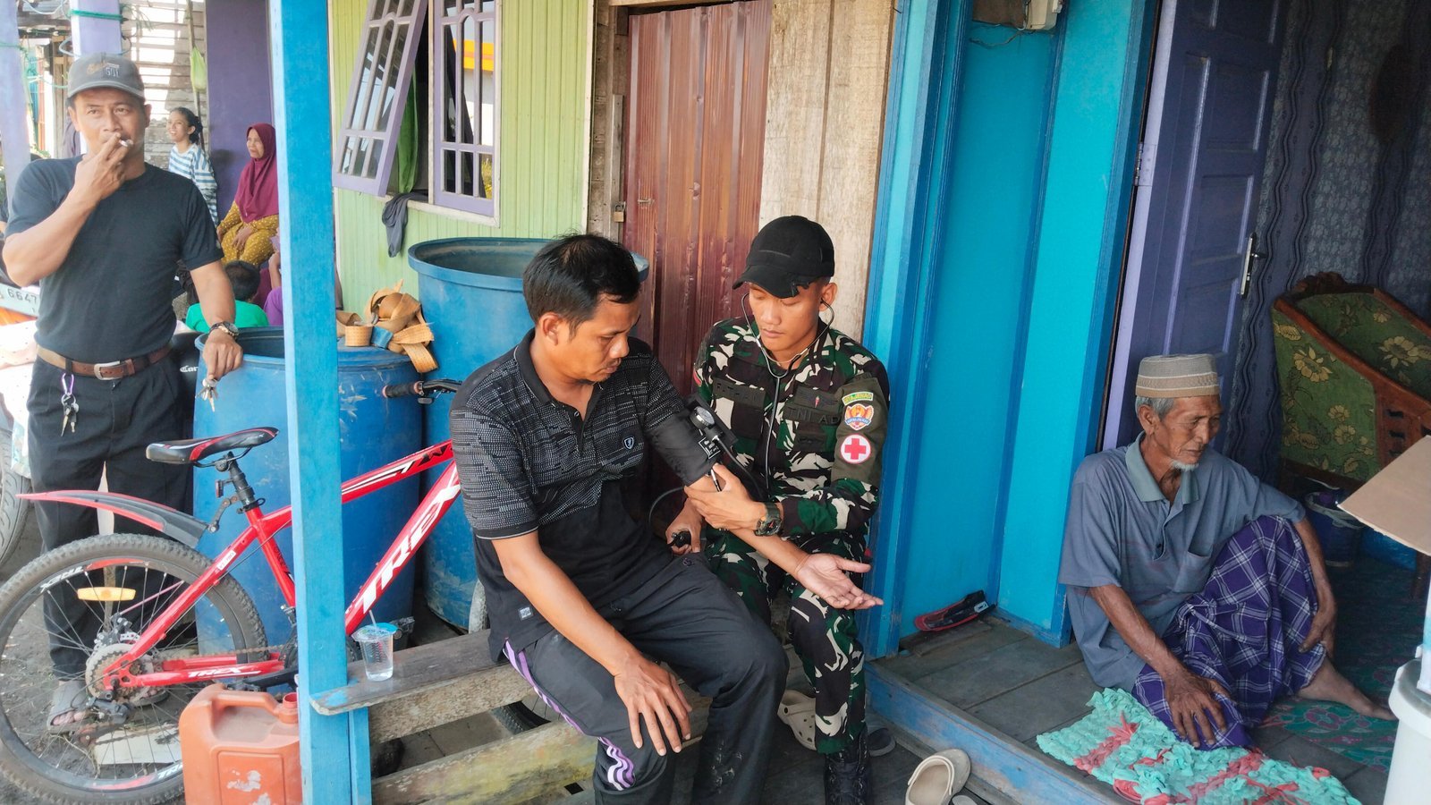 Warga Tamban Bangun Tenang Setelah Tim Kesehatan Datangi Rumah