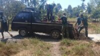 Kekuatan Gotong Royong di Balik Perbaikan Jalan Tamban Bangun Kekuatan Gotong Royong di Balik Perbaikan Jalan Tamban Bangun