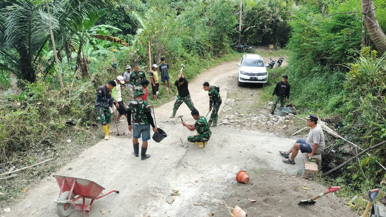 Akses Kembali Lancar Setelah Perbaikan Dekker TMMD di Watangcani