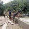 Warga Pattuku Bersama Satgas TMMD Benahi Pondasi Jembatan