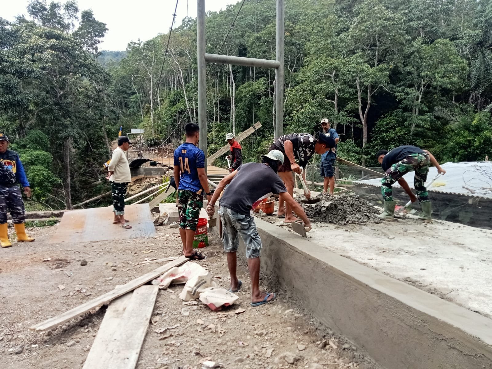 Perbaikan Pondasi di Bontocani Percepat Pembangunan Jembatan Gantung