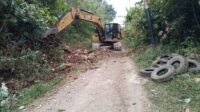 Progres TMMD Ke-129: Excavator Bantu Perbaikan Jalan Desa Patukku di Bone Progres TMMD Ke-129: Excavator Bantu Perbaikan Jalan Desa Patukku di Bone