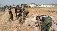 TMMD Kodim 0726/Sukoharjo: Talud Baru Dibangun Warga dan TNI di Parangjoro TMMD Kodim 0726/Sukoharjo: Talud Baru Dibangun Warga dan TNI di Parangjoro