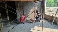Warga dan Satgas TMMD Selesaikan Perapihan Masjid Al Mubaroq di Parangjoro