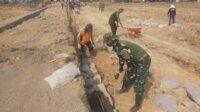 Kolaborasi TNI dan Warga Bangun Talud di Dukuh Jebagan untuk Lindungi Jalan Desa Kolaborasi TNI dan Warga Bangun Talud di Dukuh Jebagan untuk Lindungi Jalan Desa