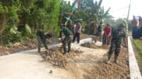 Gotong Royong di Parangjoro: Tanah Jalan Dirapikan Tanpa Alat Berat