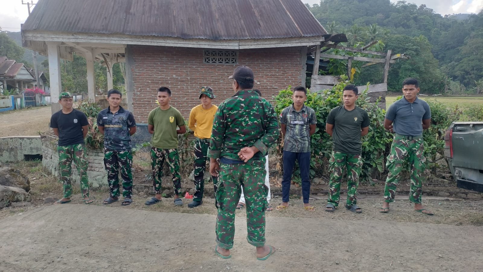 Sertu Saharuddin Pimpin Apel Pagi TMMD 129 di Bontocani
