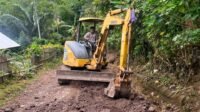 Evakuasi Medan Sulit: Excavator Dipakai Untuk Bina Jalan TMMD di Pattuku Evakuasi Medan Sulit: Excavator Dipakai Untuk Bina Jalan TMMD di Pattuku