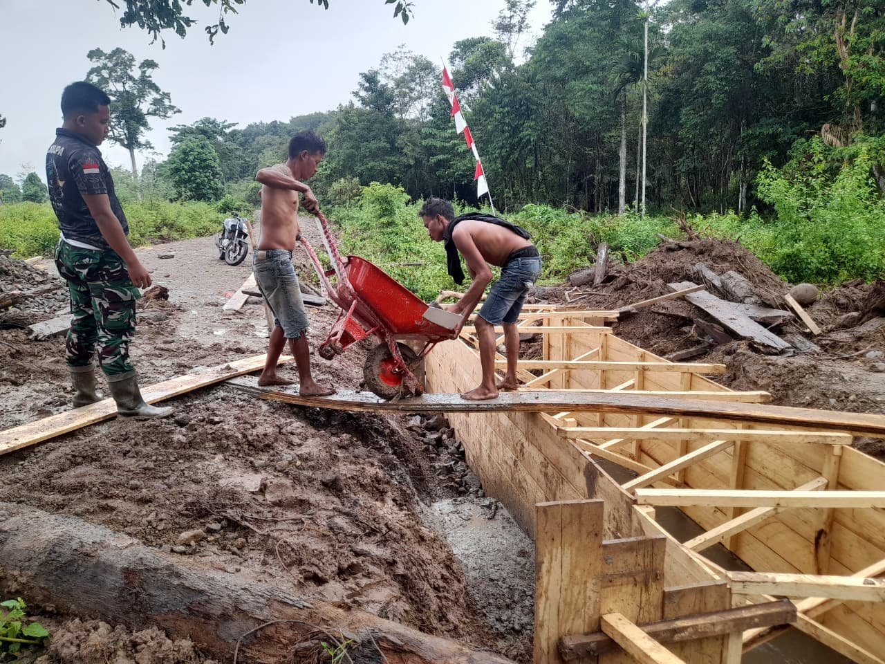 Cor Beton Jembatan Titik 1 di Sarah Raya Jadi Momentum Perubahan Akses