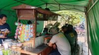 Momen Istirahat di Parangjoro: Warung Sunardi Satukan TNI, Polisi, dan Linmas Momen Istirahat di Parangjoro: Warung Sunardi Satukan TNI, Polisi, dan Linmas