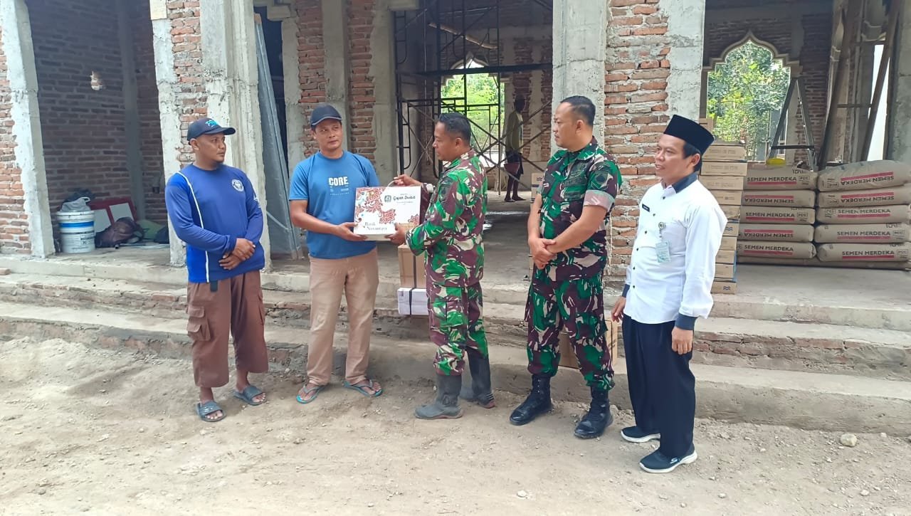 Masjid Albarokah Diperkuat TMMD: Al-Qur’an dan Sajadah untuk Warga Parangjoro