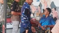 Tawa di Teras Usai Pengerjaan Gorong-gorong Pererat Sinergi TNI-Masyarakat Tawa di Teras Usai Pengerjaan Gorong-gorong Pererat Sinergi TNI-Masyarakat