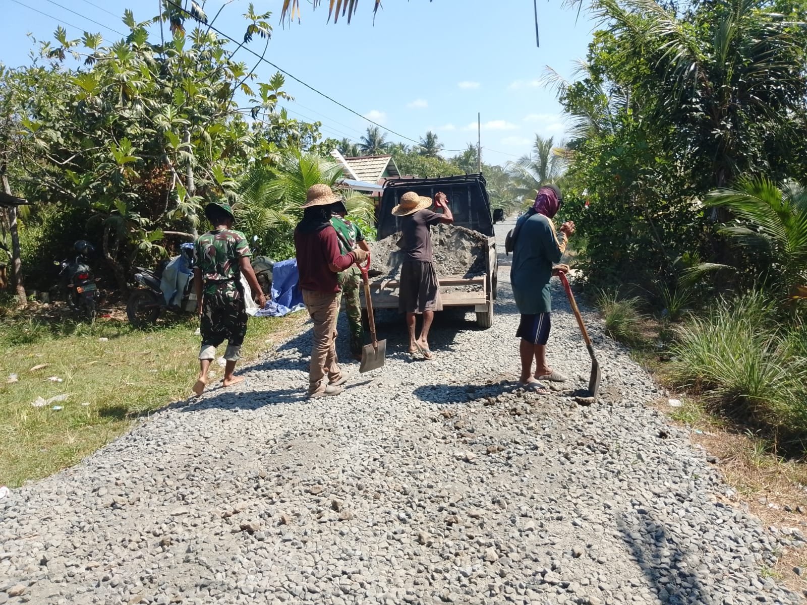TMMD Ke-129: Pemadatan Jalan Tamban Bangun Capai 1.204,5 Meter