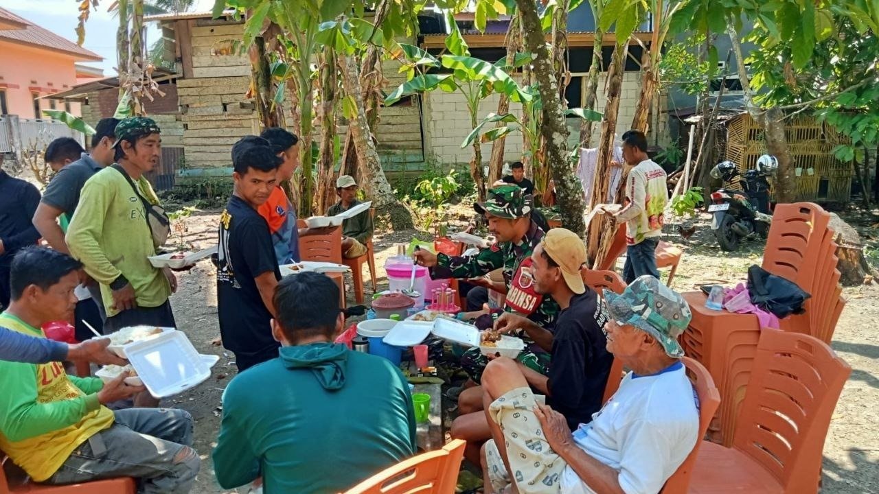 Santap Siang Bersama Satgas TMMD: Modal Sosial untuk Gotong Royong Tadang Palie