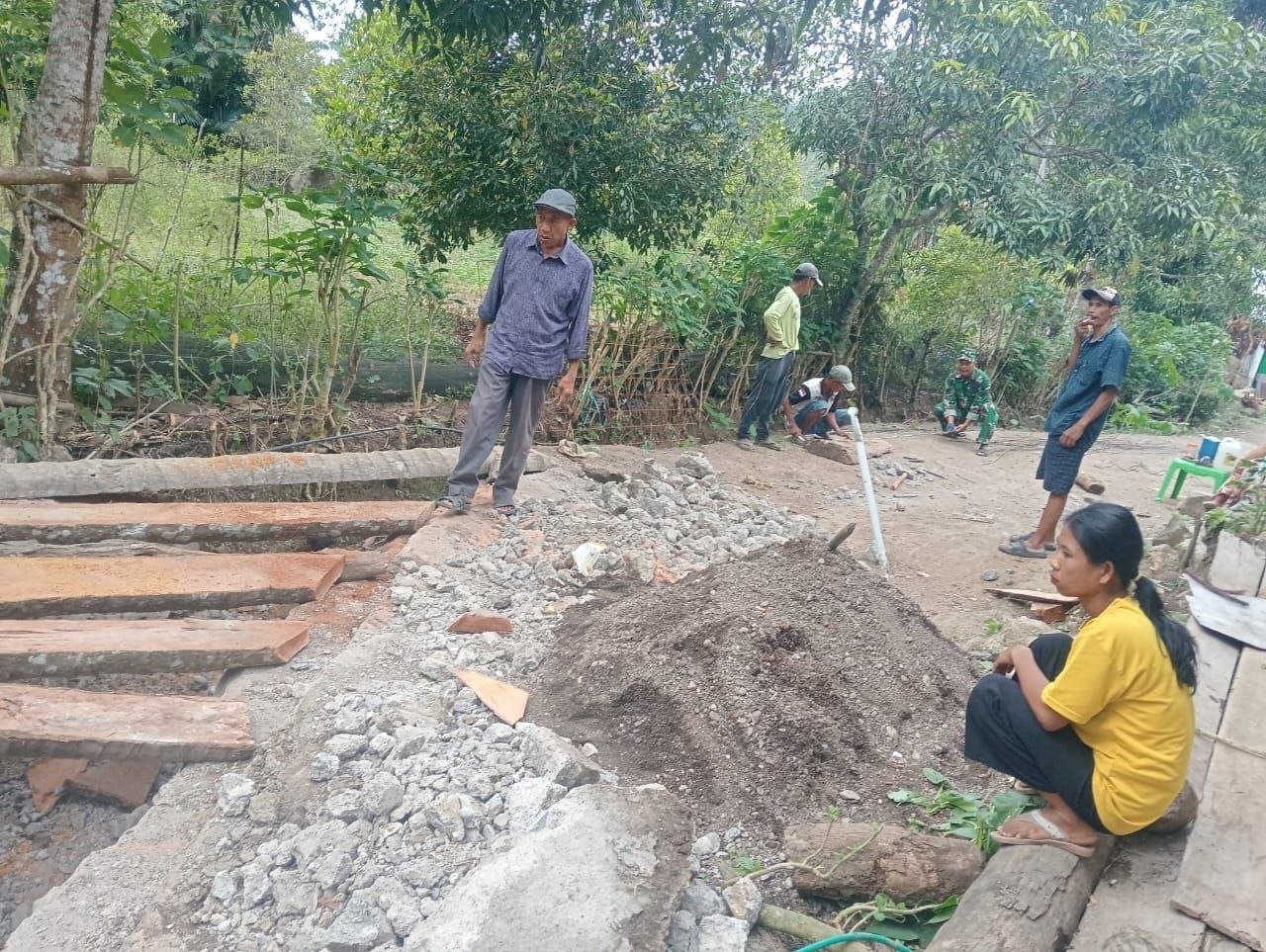 Jembatan Kayu Pattuku Diperkuat Lewat Kerja Sama Satgas TMMD dan Warga