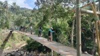 Pemasangan Jaring Sisi Kanan-Kiri Selesaikan Perbaikan Jembatan di Desa Pattuku
