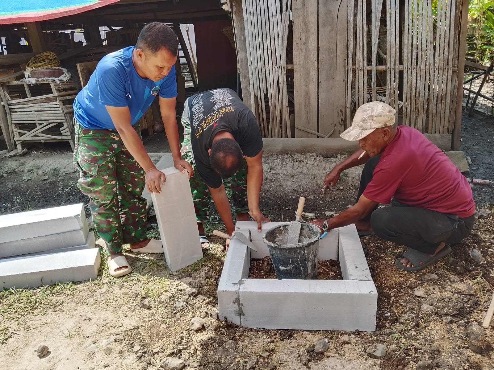 Prasasti RTLH di Bone: Jejak Kebersamaan untuk Rumah Rosnawati