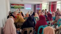 Ibu-Ibu Ramaikan Penyuluhan Kesehatan di Sarah Raya dalam Program TMMD Ke-129