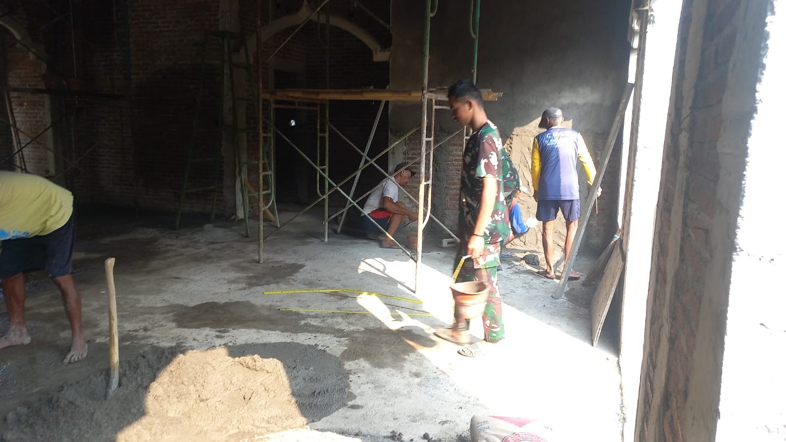 Rehab Masjid Al Mubarok: Dari Pekerjaan Jadi Perekat Komunitas