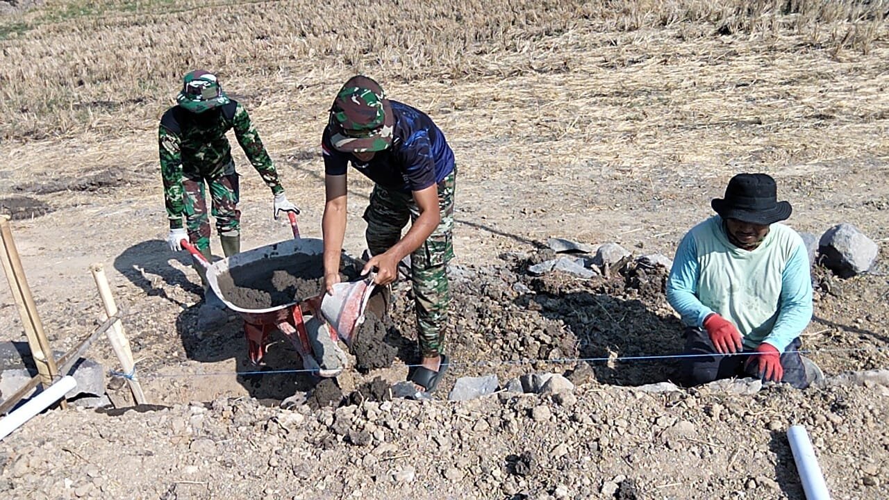 Talud di Parangjoro: Upaya Memperkuat Sawah dan Ekonomi Desa