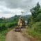 Pengerukan dan Perataan Jalan TMMD di Pattuku Dipercepat dengan Excavator