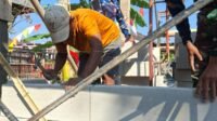 Bata Ringan Dipasang Rapi, Poskampling TMMD di Desa Parangjoro Maju ke Tahap Dinding