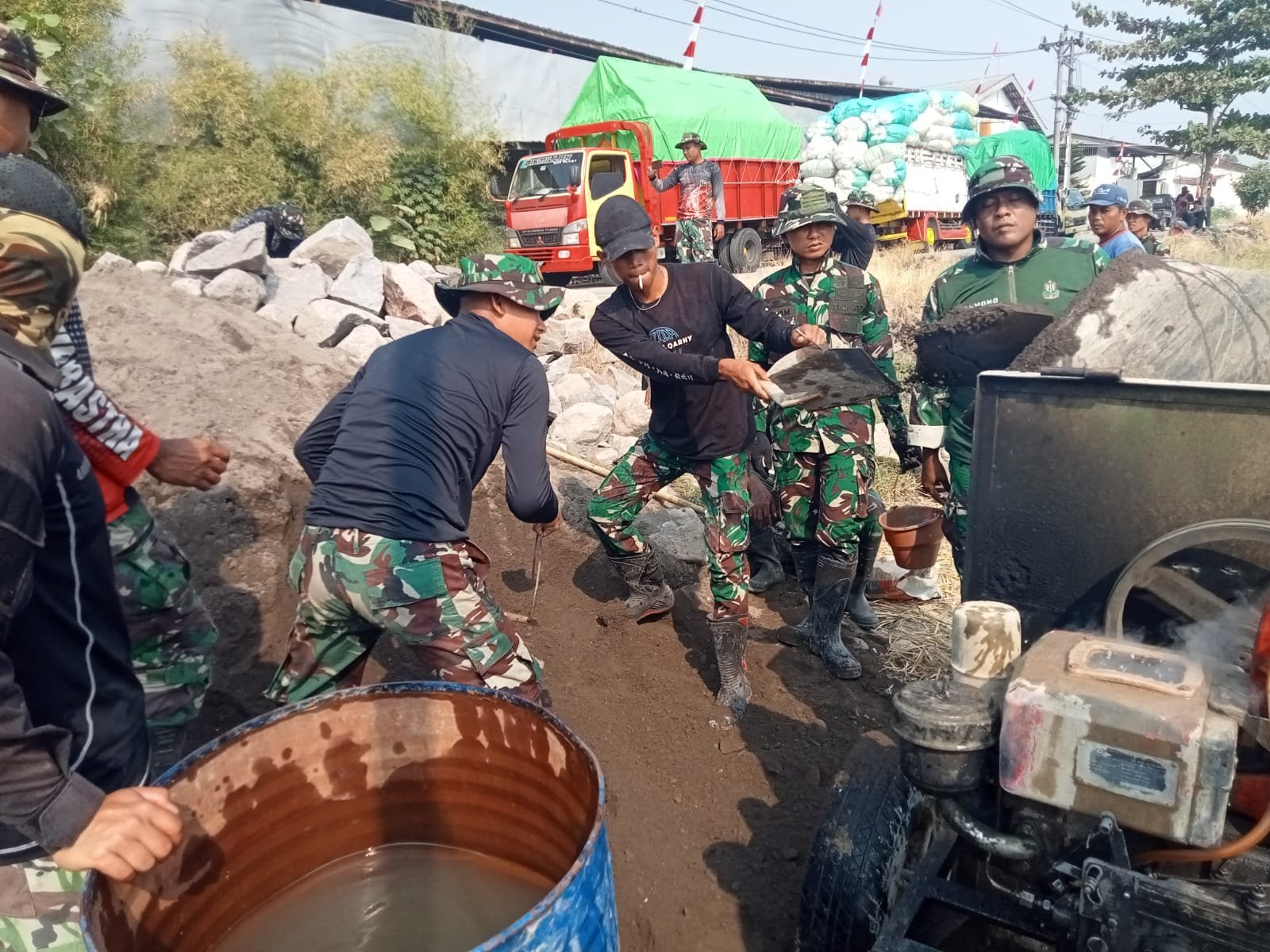 Sasaran Fisik TMMD Ke-129 di Parangjoro Terus Digarap Meski Terik