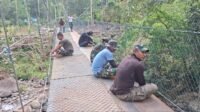 Satgas TMMD 129 Fokuskan Keamanan Pengguna pada Tahap Akhir Jembatan Gantung Satgas TMMD 129 Fokuskan Keamanan Pengguna pada Tahap Akhir Jembatan Gantung