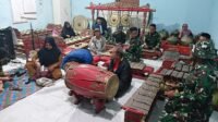 Prajurit TMMD Ikut Menggamelan di Parangjoro: Belajar Kendang, Bonang, hingga Gong Prajurit TMMD Ikut Menggamelan di Parangjoro: Belajar Kendang, Bonang, hingga Gong