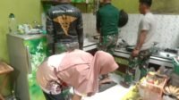 Solidaritas di Dapur TMMD Parangjoro: Prajurit Bantu Ibu-ibu Siapkan Konsumsi Tim Solidaritas di Dapur TMMD Parangjoro: Prajurit Bantu Ibu-ibu Siapkan Konsumsi Tim
