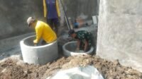 TMMD Kodim 0726/Sukoharjo Percepat Pemasangan Septictank untuk Masjid Parang Joro
