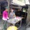 Kebersamaan di Lokasi Pembangunan Parangjoro, Warga Sajikan Kudapan untuk Prajurit TMMD